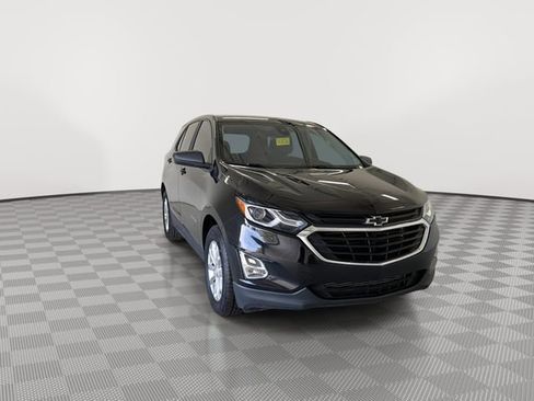 Certified 2021 Chevrolet Equinox LS w/ LS Convenience Package FWD image 3