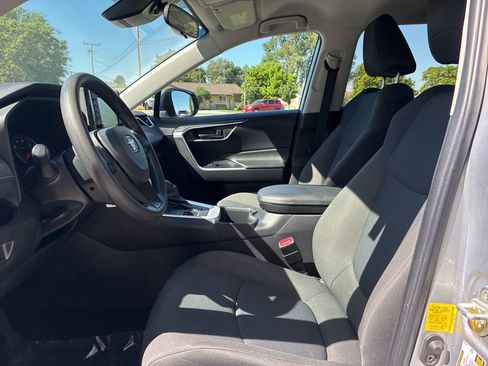 Used 2022 Toyota RAV4 LE AWD/4WD image 7