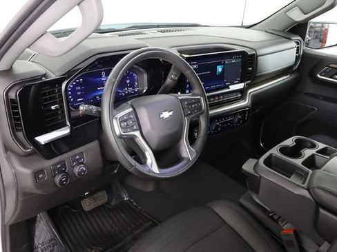 Used 2023 Chevrolet Silverado 1500 LT AWD/4WD image 25