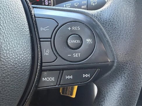 Used 2021 Toyota RAV4 LE image 37