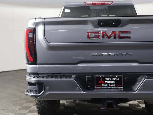 Used 2025 GMC Sierra 2500 AT4 w/ Technology Package AWD/4WD image 19