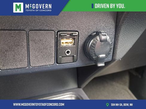 Used 2013 Toyota RAV4 XLE AWD/4WD image 26