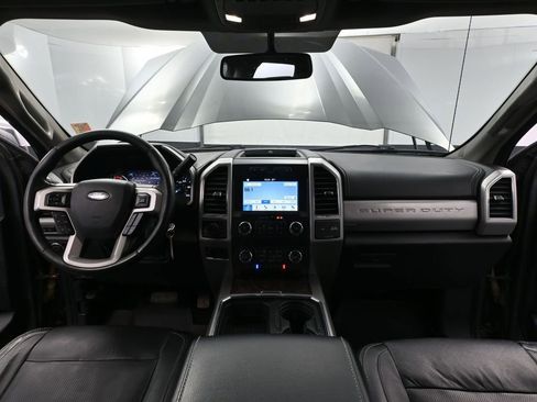 Used 2019 Ford F350 Lariat w/ Chrome Package image 26