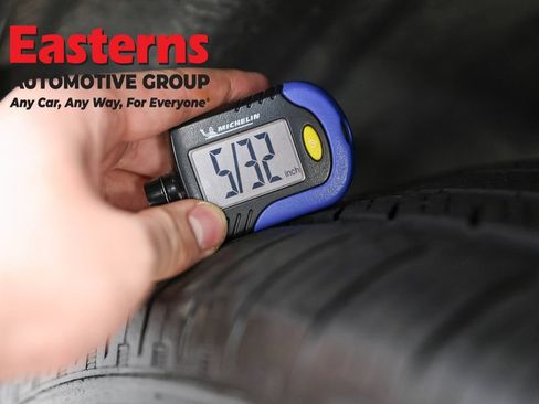 Used 2022 Ford Explorer XLT w/ Equipment Group 202A AWD/4WD image 26