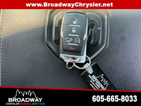 Used 2024 RAM 1500 Laramie AWD/4WD image 21