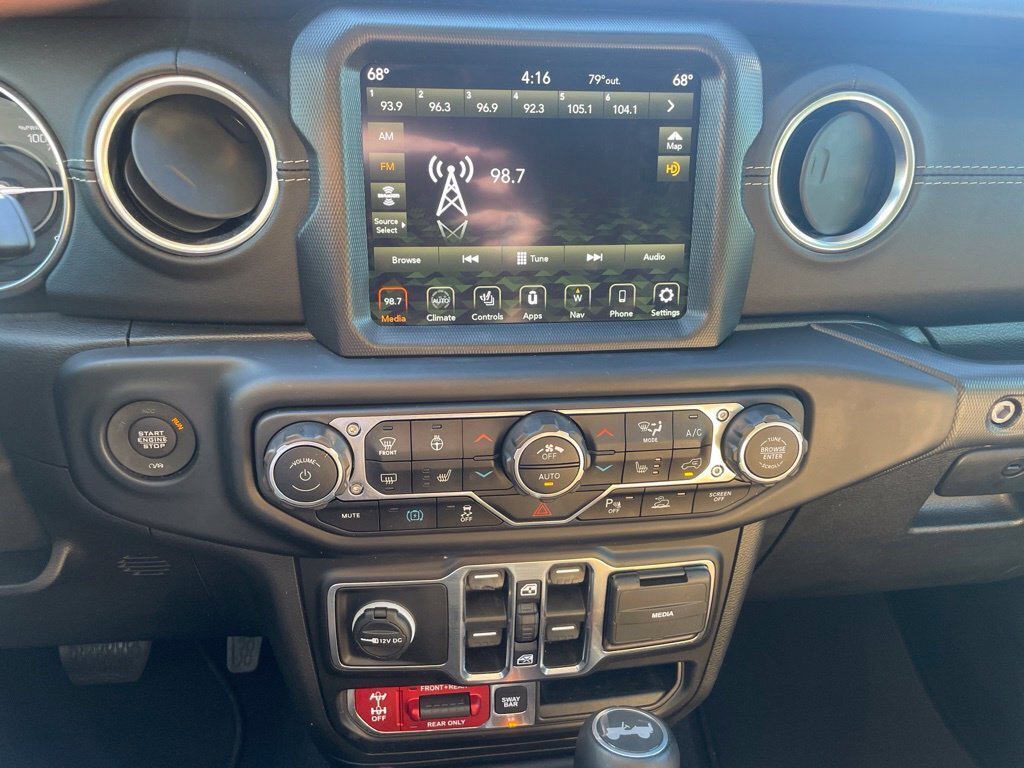 Used 2021 Jeep Wrangler Unlimited Rubicon 4xe w/ Dual Top Group AWD/4WD image 19