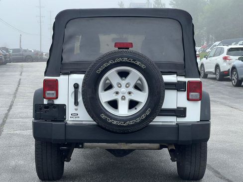 Used 2014 Jeep Wrangler Unlimited Sport w/ Quick Order Package 24S AWD/4WD image 8