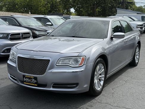 Used 2016 Chrysler 300 C RWD image 5