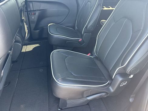 New 2026 Chrysler Pacifica Limited w/ S Appearance Package AWD/4WD image 32