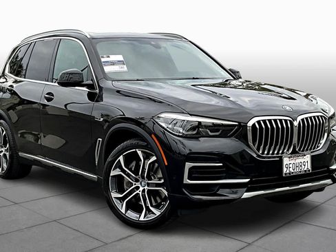 Used 2023 BMW X5 xDrive45e w/ Parking Assistance Package image 2