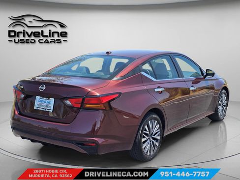 Used 2025 Nissan Altima 2.5 SV FWD image 11
