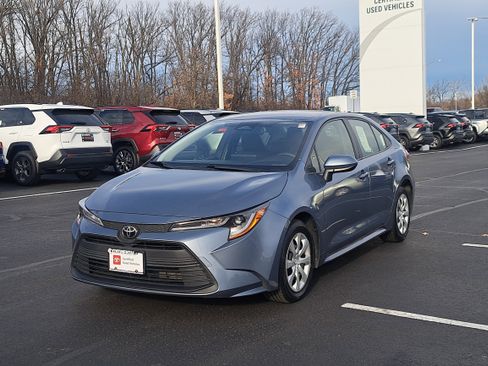 Certified 2023 Toyota Corolla LE image 3