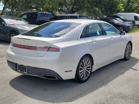 Used 2020 Lincoln MKZ FWD image 5