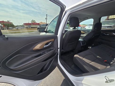 Used 2021 GMC Terrain SLE FWD image 12