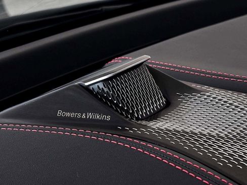 Used 2025 Aston Martin DBX 707 image 31