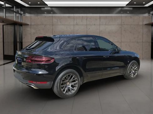 Used 2017 Porsche Macan AWD/4WD image 3