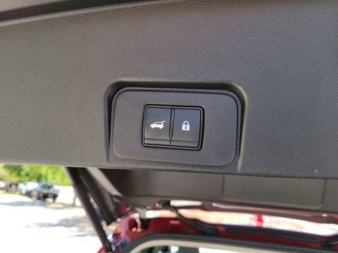 Used 2024 Nissan Rogue SV w/ SV Premium Package image 30