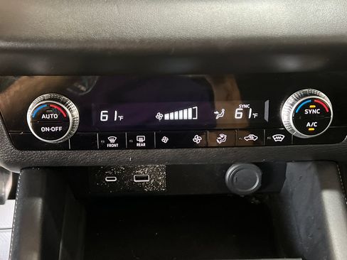 Used 2022 Mitsubishi Outlander ES AWD/4WD image 24