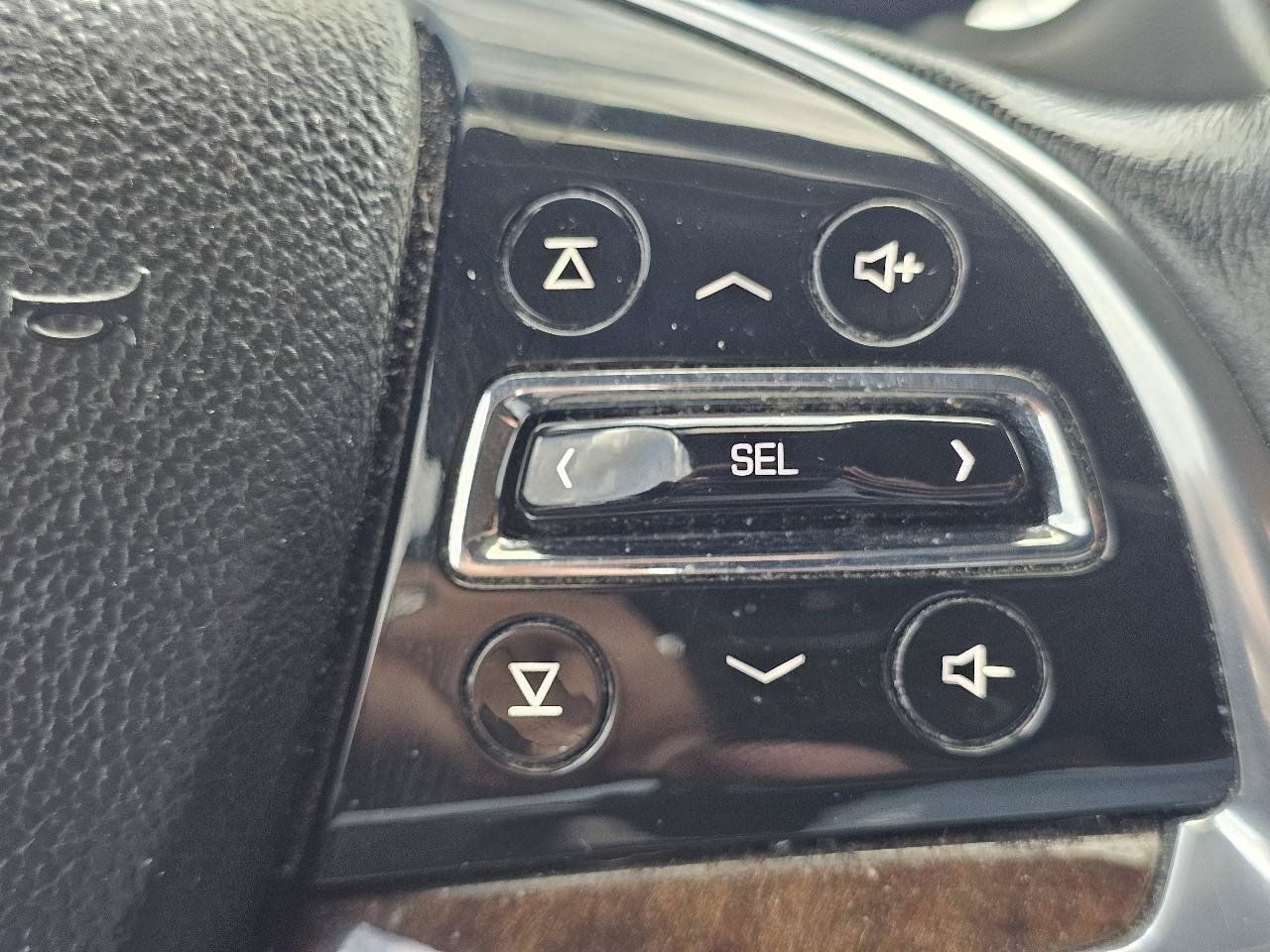 Used 2014 Cadillac XTS Luxury w/ Driver Awareness Package FWD image 20