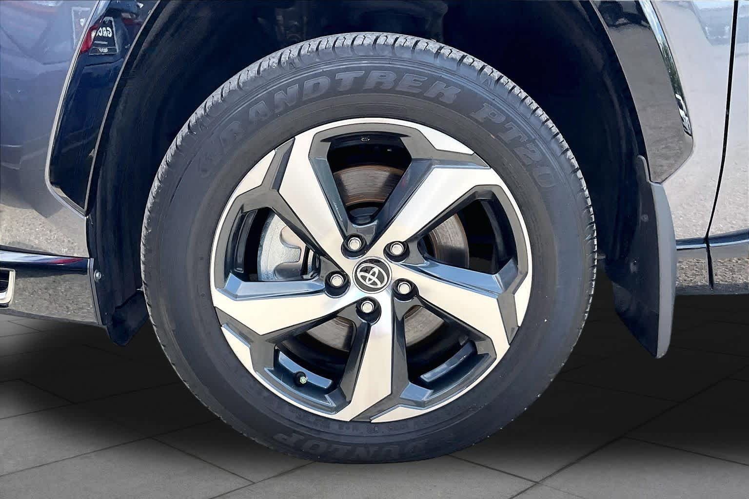 Used 2024 Toyota RAV4 SE w/ Weather & Moonroof Package AWD/4WD image 11