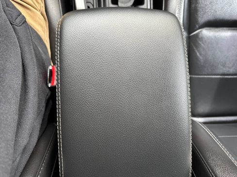 Used 2021 Jeep Wrangler Unlimited Sahara image 32