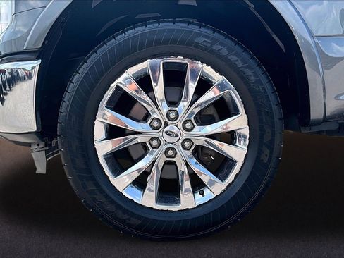 Used 2015 Ford F150 Lariat w/ Equipment Group 502A Luxury AWD/4WD image 9