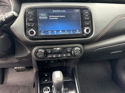 Used 2024 Nissan Kicks SR w/ SR Premium Package FWD image 18