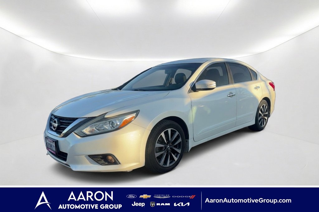 Used 2016 Nissan Altima 2.5 SV w/ Convenience Package FWD image 1
