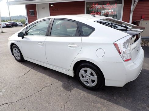 Used 2010 Toyota Prius Five FWD image 4
