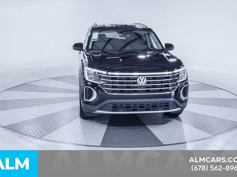 Used 2025 Volkswagen Atlas SE image 15