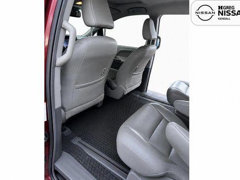 Used 2018 Toyota Sienna XLE w/ XLE Navigation Package FWD image 14