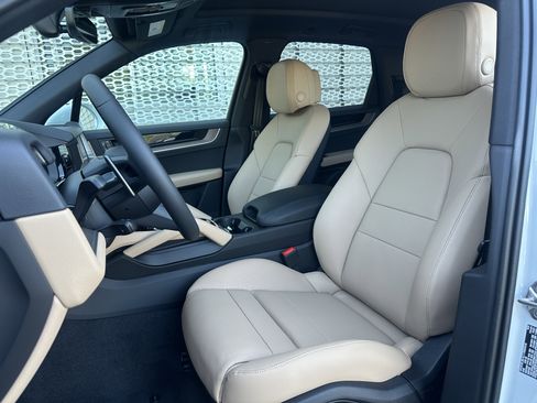 New 2026 Porsche Cayenne image 5