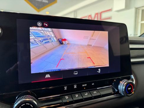 Certified 2025 GMC Canyon Elevation image 21