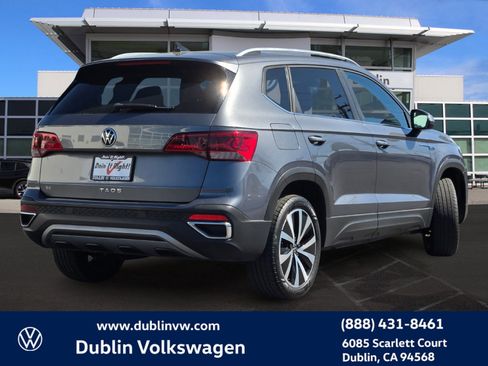 Certified 2023 Volkswagen Taos SE w/ Panoramic Sunroof Package image 4