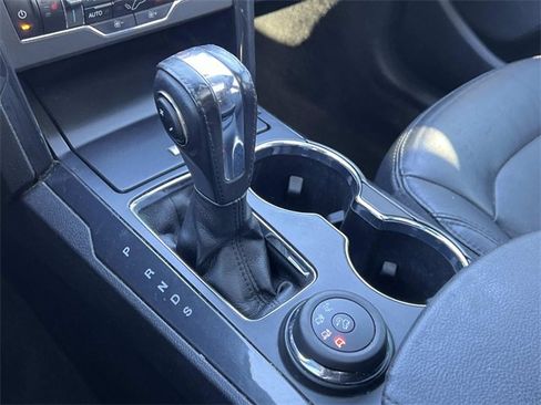 Used 2018 Ford Explorer XLT w/ Equipment Group 202A image 28
