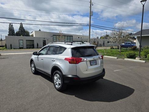 Used 2014 Toyota RAV4 LE image 7