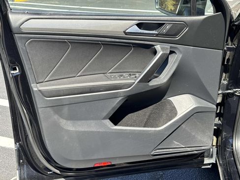 Used 2023 Volkswagen Tiguan SE image 22