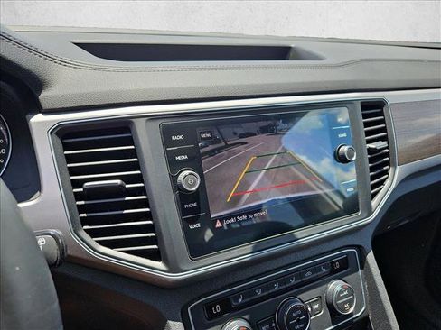 Used 2019 Volkswagen Atlas SE w/ Panoramic Sunroof Package FWD image 13
