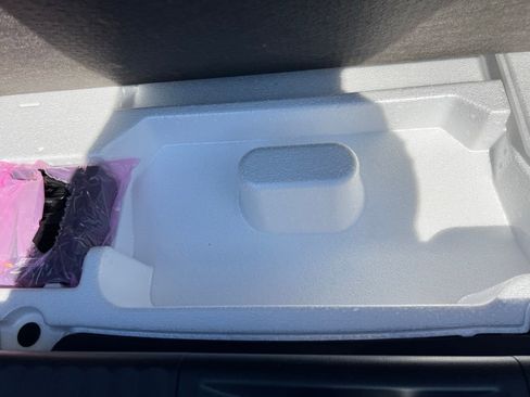 Used 2024 Toyota Prius Prime SE image 18