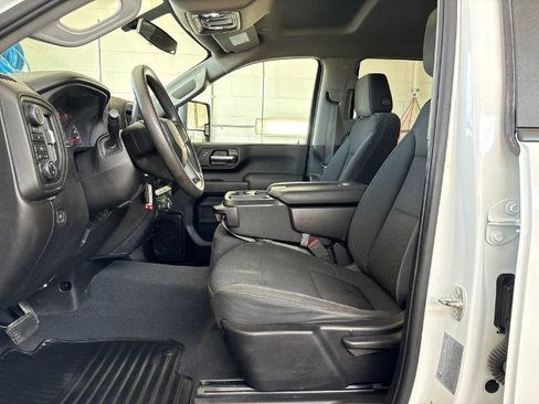 Used 2022 Chevrolet Silverado 2500 Custom AWD/4WD image 12