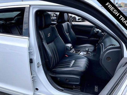 Used 2013 Chrysler 300 S RWD image 28