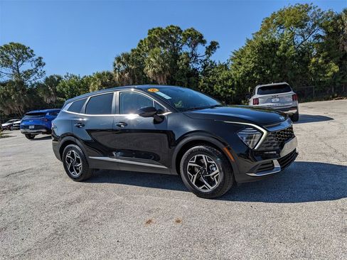 Certified 2024 Kia Sportage LX image 2