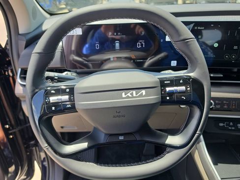 New 2027 Kia Carnival EX FWD image 30