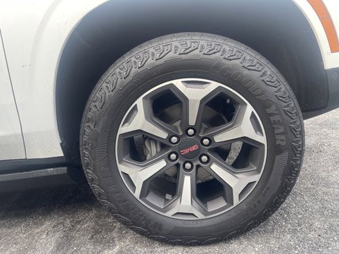 Used 2025 GMC Yukon AT4 Ultimate image 5