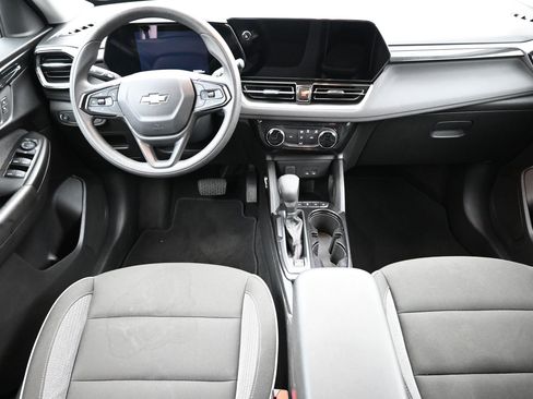 Used 2025 Chevrolet TrailBlazer LT FWD image 7