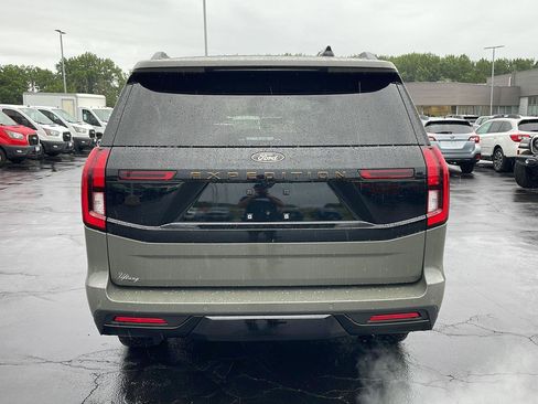 Used 2025 Ford Expedition Tremor AWD/4WD image 4