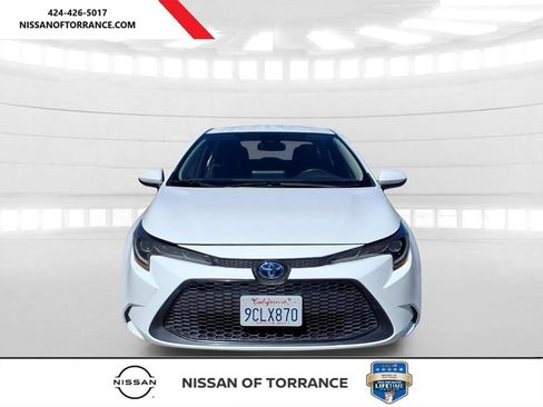 Used 2022 Toyota Corolla LE FWD image 2