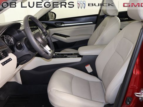 Used 2023 Nissan Altima 2.5 SL image 9