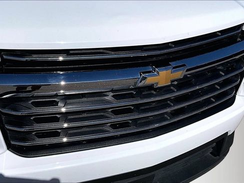 Used 2025 Chevrolet Traverse LT FWD image 32
