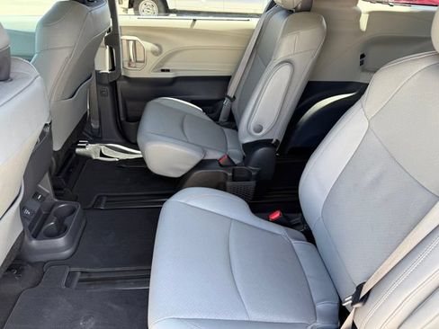 Used 2024 Toyota Sienna Limited AWD/4WD image 30